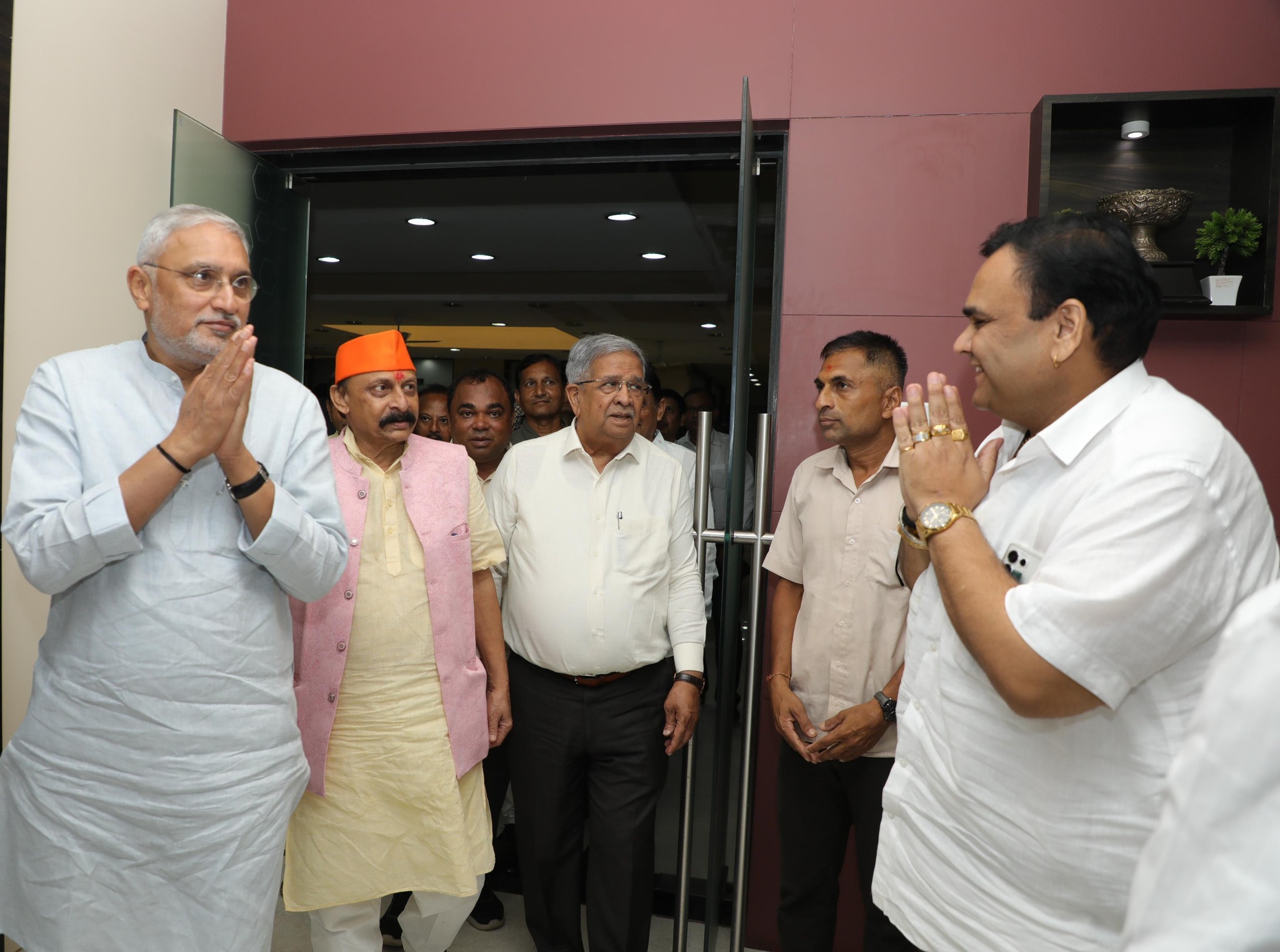 તા.૦૩-૧૦-૨૦૨૫ ના રોજ ગુજરાતના વિકાસ અને સંગઠન શક્તિમાં વધારો કરીને રાષ્ટ્ર પ્રથમના મંત્ર સાથે વિકસિત ભારતના સ્વપ્નને પૂર્ણ કરવાના ઉદ્દેશ્ય સાથે, આજે ભારતીય જનતા પાર્ટી ગુજરાત પ્રદેશના અધ્યક્ષના વિજય ક્ષણમાં ઉમેદવારી ફોર્મ ભરવા બદલ રાજ્યના સહકાર મંત્રી શ્રી જગદીશ પંચાલજીને ખૂબ ખૂબ અભિનંદન.